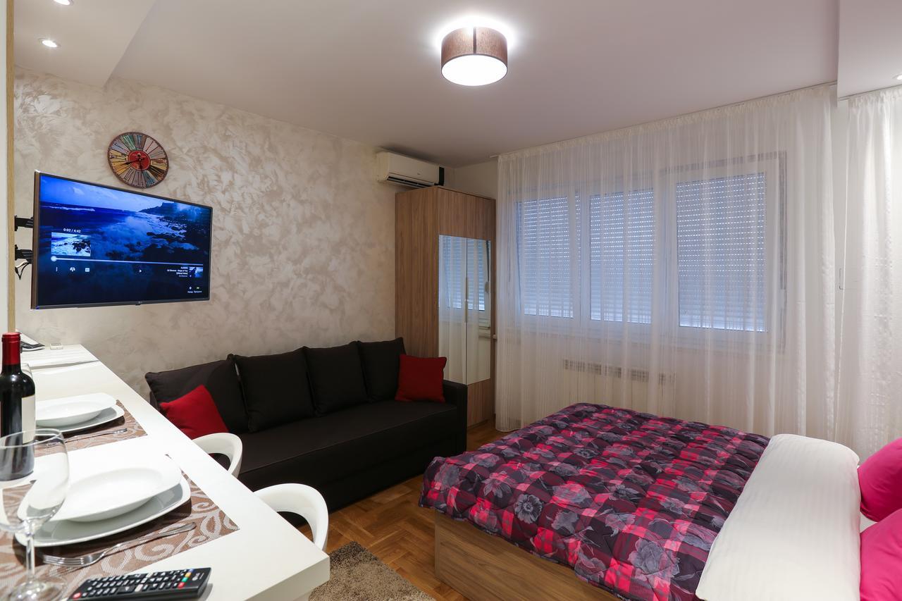 Apartment Promenada 30 Novi Sad Esterno foto