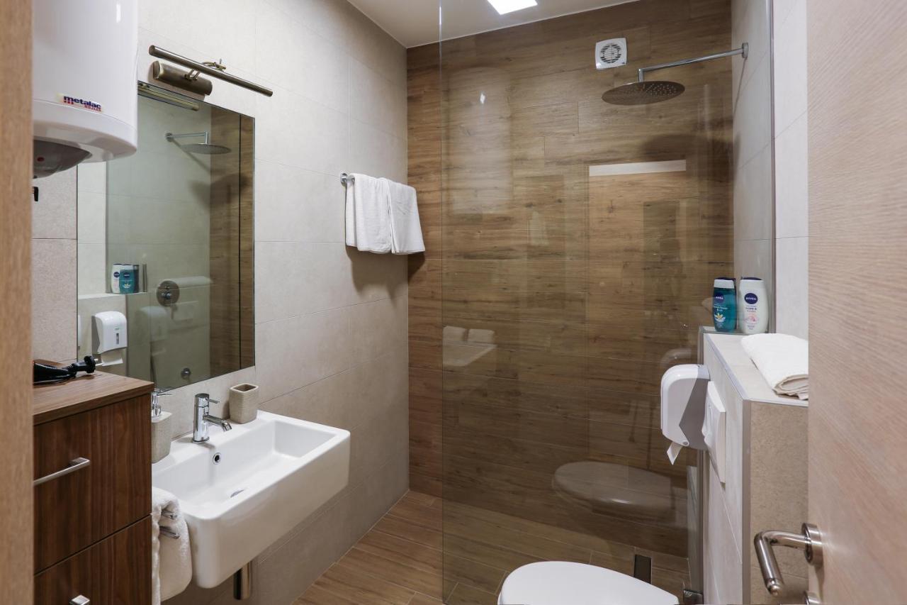 Apartment Promenada 30 Novi Sad Esterno foto