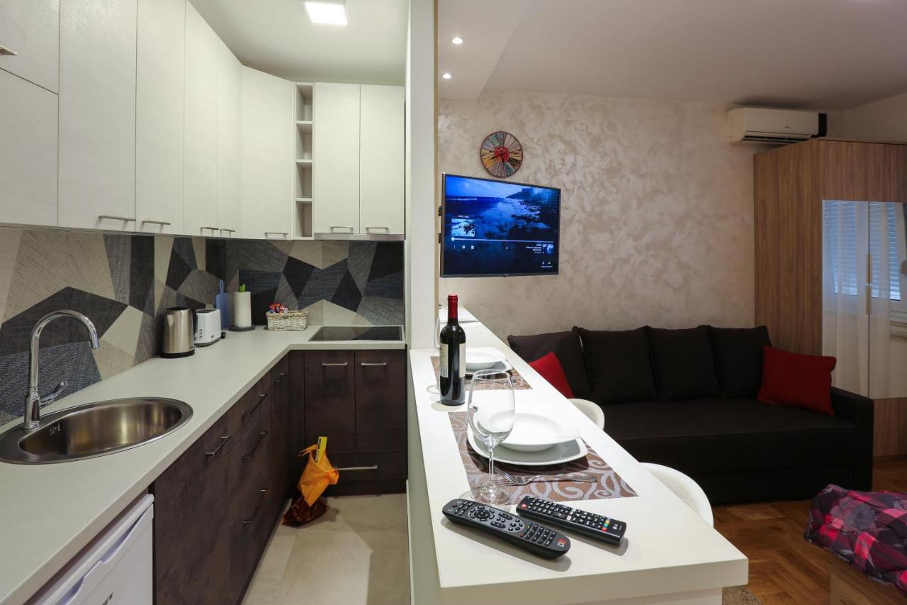 Apartment Promenada 30 Novi Sad Esterno foto