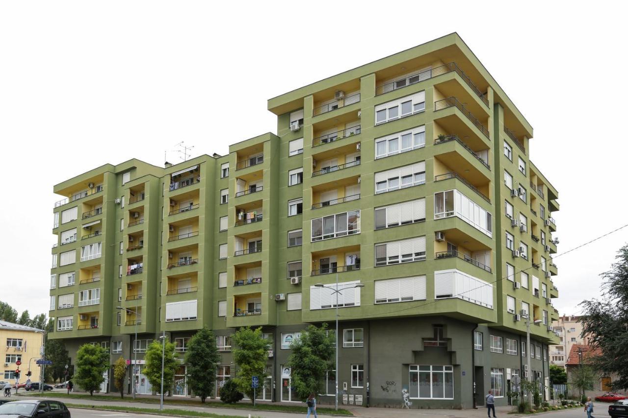 Apartment Promenada 30 Novi Sad Esterno foto